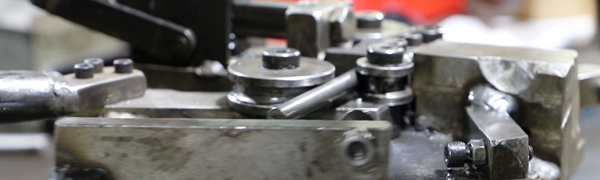 tube bending mechanism for bending tubes by hand